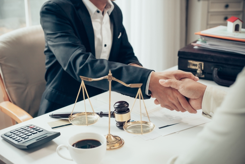 Chuyên ngành Luật Kinh doanh giải quyết vấn đề pháp lý trong kinh doanh