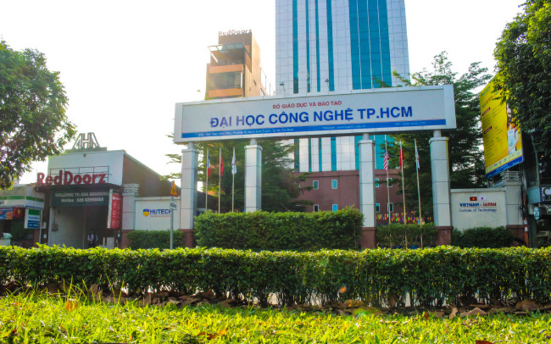 Môi trường học tập tại HUTECH năng động