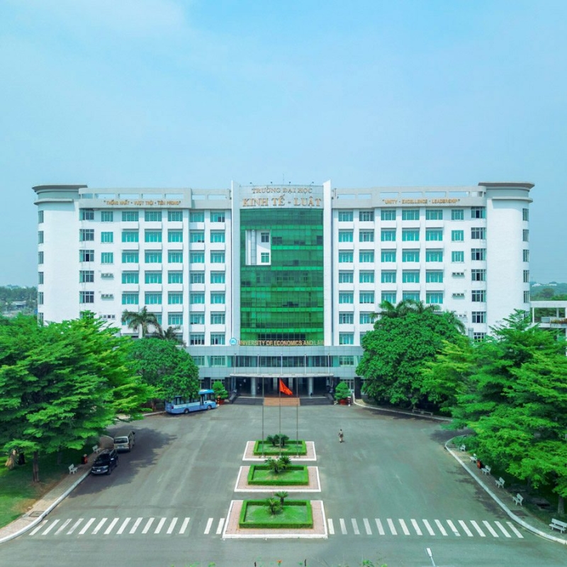 UEL là một trong những trường đại học hàng đầu tại Việt Nam