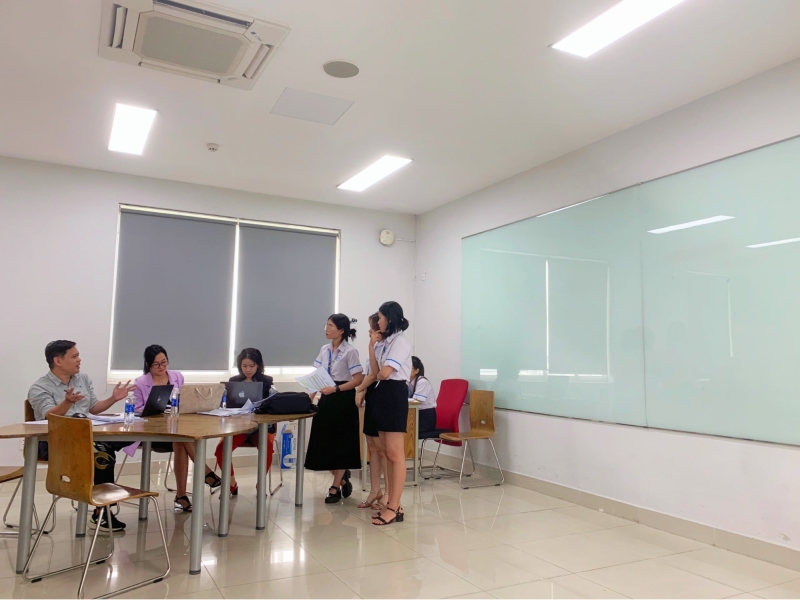 Nghiệm thu nghiên cứu khoa học sinh viên cấp khoa tại UEL