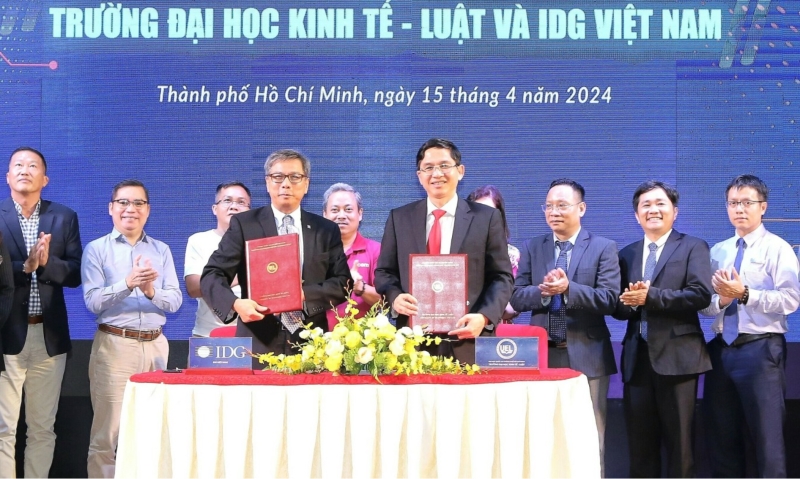 Buổi lễ ký kết hợp tác giữa Trường Đại học Kinh tế – Luật và IDG Việt Nam cho chương trình Co-operative Education