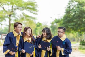Cơ hội nghề nghiệp rộng mở sau khi tốt nghiệp thạc sĩ Luật kinh tế
