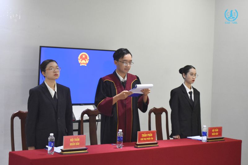 lợi ích Chuyên ngành Luật Dân sự tiếng Anh khi học tại UEL