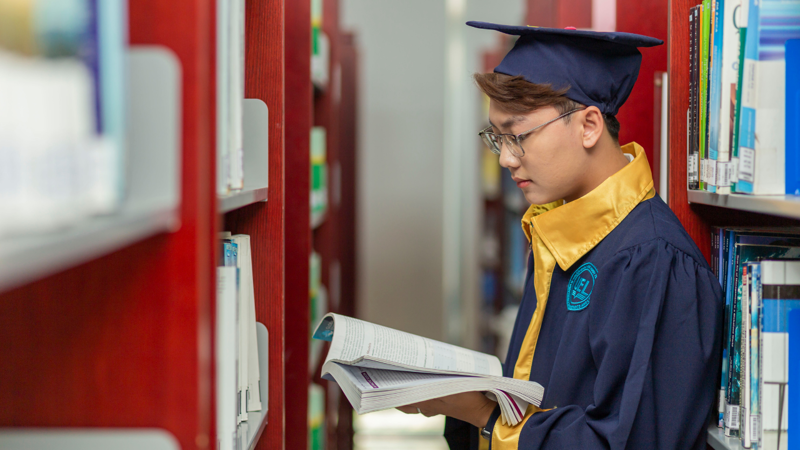 chi phí khi học thạc sĩ quản trị kinh doanh