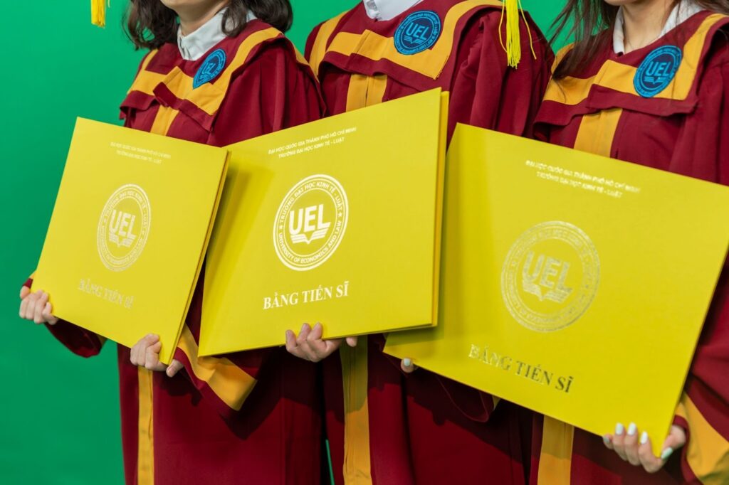 tiến sĩ ngành kinh tế học